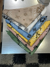 Cargar imagen en el visor de la galería, Bandanas

