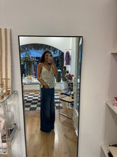 Cargar imagen en el visor de la galería, Thin-strapped top with stone effect
