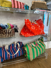 Cargar imagen en el visor de la galería, Tote bag Pragueira
