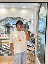 Cargar imagen en el visor de la galería, Camiseta croissant
