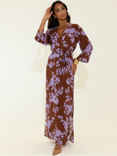 Cargar imagen en el visor de la galería, Long printed dress with belt and V-neck
